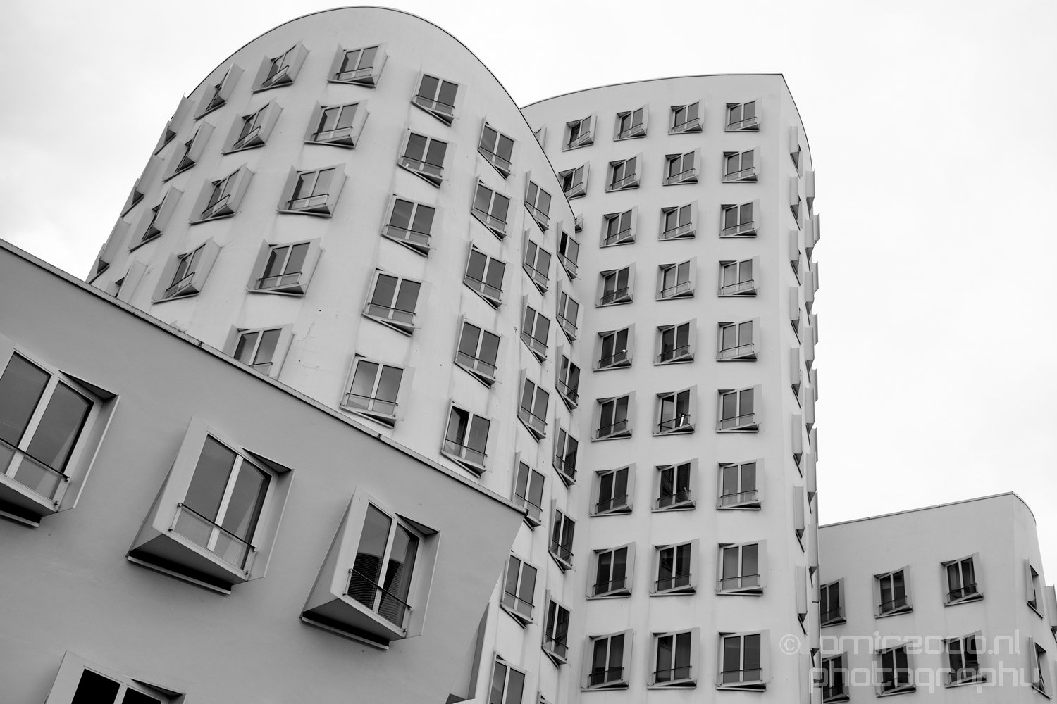 By Frank O Gehry Dusseldorf Germany Medienhafen Hafen Architecture Photo 1