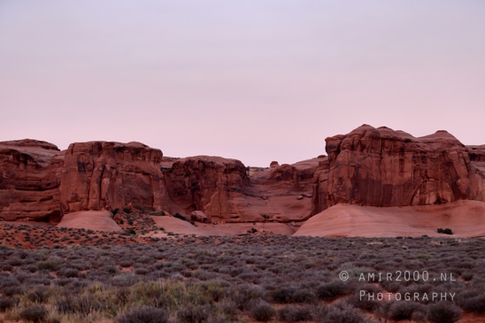 Arches_National_Park_Moab_Utah_USA_and_rock_formations_red_cliffs_landscape_nature_Photography_024_Canon_EOS_R5_Mark_II.JPG