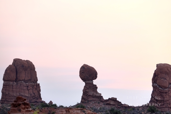 Arches_National_Park_Moab_Utah_USA_and_rock_formations_red_cliffs_landscape_nature_Photography_034_Canon_EOS_R5_Mark_II.JPG