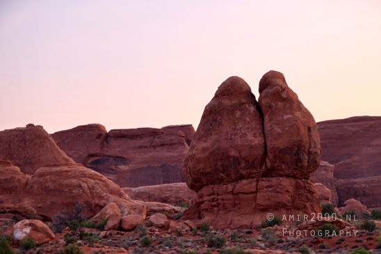 Arches_National_Park_Moab_Utah_USA_and_rock_formations_red_cliffs_landscape_nature_Photography_050_Canon_EOS_R5_Mark_II.JPG