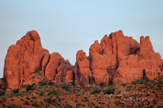 Arches_National_Park_Moab_Utah_USA_and_rock_formations_red_cliffs_landscape_nature_Photography_059_Canon_EOS_R5_Mark_II.JPG