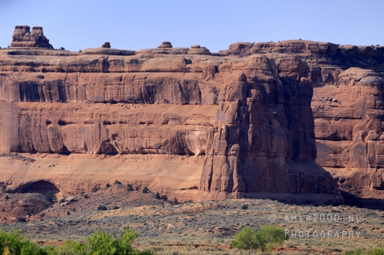 Arches_National_Park_Moab_Utah_USA_and_rock_formations_red_cliffs_landscape_nature_Photography_192_Canon_EOS_R5_Mark_II.JPG