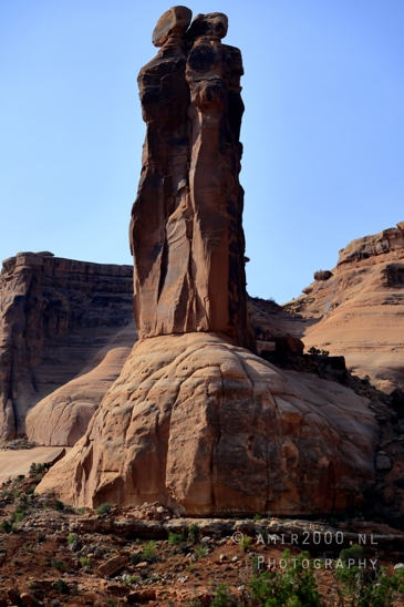 Arches_National_Park_Moab_Utah_USA_and_rock_formations_red_cliffs_landscape_nature_Photography_202_Canon_EOS_R5_Mark_II.JPG