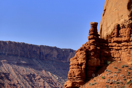 Arches_National_Park_Moab_Utah_USA_and_rock_formations_red_cliffs_landscape_nature_Photography_212_Canon_EOS_R5_Mark_II.JPG