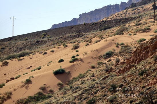 Arches_National_Park_Moab_Utah_USA_and_rock_formations_red_cliffs_landscape_nature_Photography_217_Canon_EOS_R5_Mark_II.JPG
