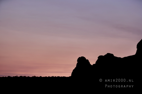 Arches_National_Park_sunrise_colors_Moab_Utah_USA_landscape_nature_Photography_007_Canon_EOS_R5_Mark_II.JPG