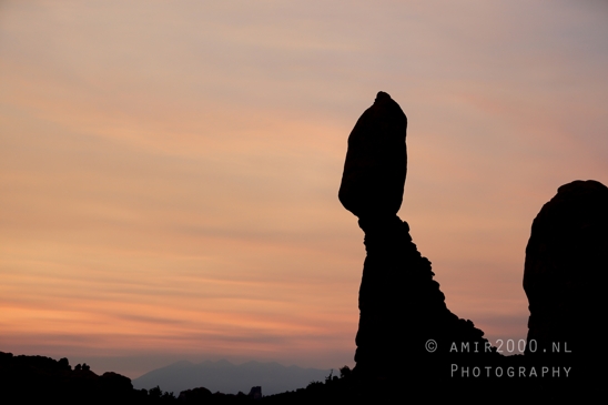Arches_National_Park_sunrise_colors_Moab_Utah_USA_landscape_nature_Photography_081_Canon_EOS_R5_Mark_II.JPG