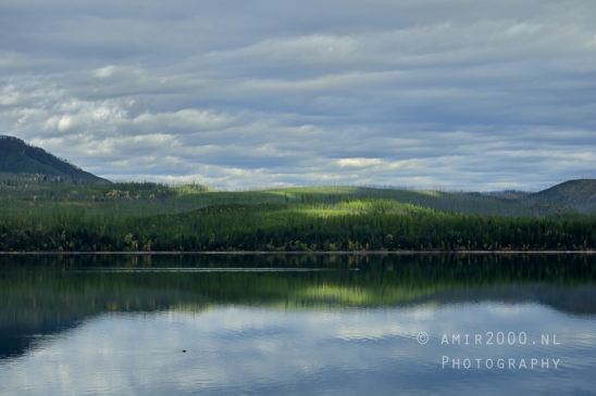 Lake_McDonald_Glacier_National_Park_Montana_USA_reflection_landscape_nature_Photography_028_Canon_EOS_R5_Mark_II.JPG