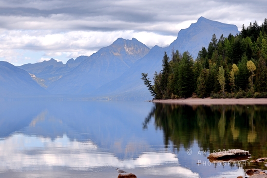 Lake_McDonald_Glacier_National_Park_Montana_USA_reflection_landscape_nature_Photography_065_Canon_EOS_R5_Mark_II.JPG