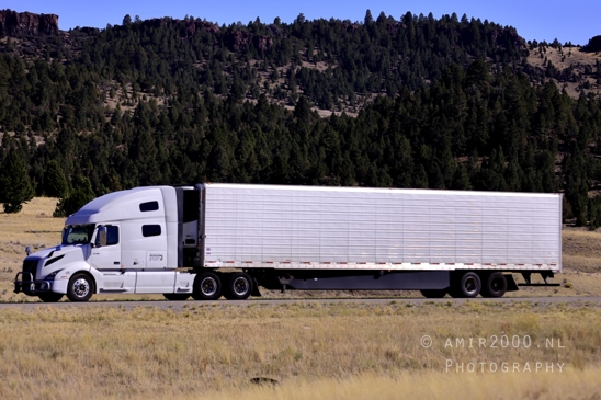 Open_Road_Western_USA_Highway_Motorcycles_Cars_Trucks_And_Scenes_Photography_088_Canon_EOS_R5_Mark_II.JPG