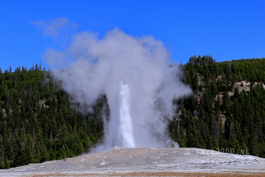 Old_Faithful_Geyser_Yellowstone_National_Park_Wyoming_USA_landscape_nature_And_Grand_Teton_Photography_005_Canon_EOS_R5_Mark_II.JPG