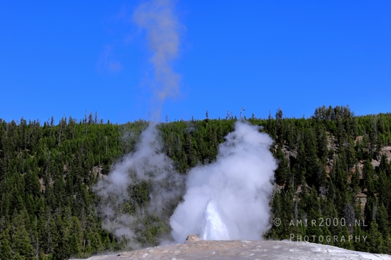 Old_Faithful_Geyser_Yellowstone_National_Park_Wyoming_USA_landscape_nature_And_Grand_Teton_Photography_011_Canon_EOS_R5_Mark_II.JPG