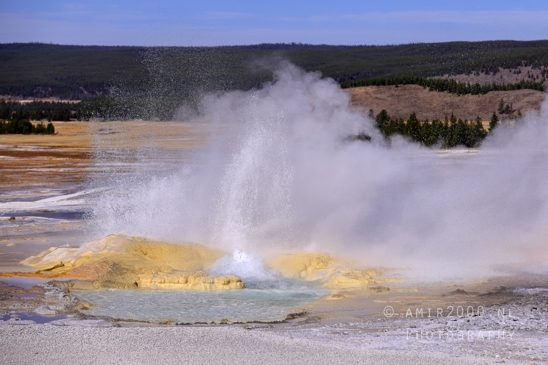 Upper_Geyser_Basin_Morning_Glory_Pool_Yellowstone_National_Park_Wyoming_USA_landscape_nature_And_Grand_Teton_Photography_039_Canon_EOS_R5_Mark_II.JPG