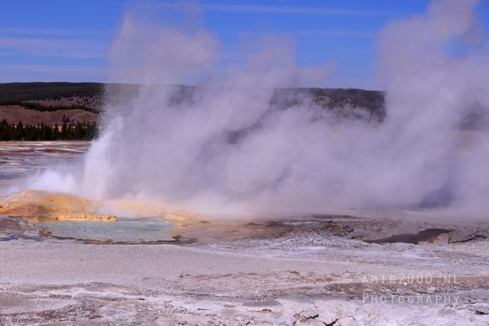 Upper_Geyser_Basin_Morning_Glory_Pool_Yellowstone_National_Park_Wyoming_USA_landscape_nature_And_Grand_Teton_Photography_051_Canon_EOS_R5_Mark_II.JPG