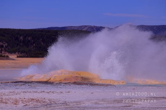 Upper_Geyser_Basin_Morning_Glory_Pool_Yellowstone_National_Park_Wyoming_USA_landscape_nature_And_Grand_Teton_Photography_060_Canon_EOS_R5_Mark_II.JPG