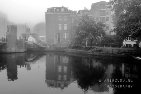 Foggy_autumn_Spinozastraat_Amsterdam_fall_Urban_Street_Cityscape_Netherlands_Photography_001_Canon_EOS_R5_Mark_II.JPG