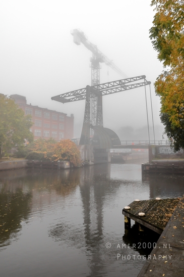 Hoogte_Kadijk_foggy_bridge_Kadijken_fall_Amsterdam_Urban_Street_Cityscape_Netherlands_Photography_001_Canon_EOS_R5_Mark_II.JPG