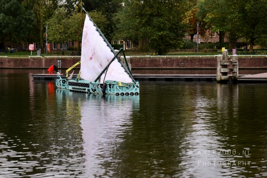 Marineterrein_Sailboat_bridge_tranquil_canal_Amsterdam_fall_Urban_Street_Cityscape_Netherlands_Photography_001_Canon_EOS_R5_Mark_II.JPG
