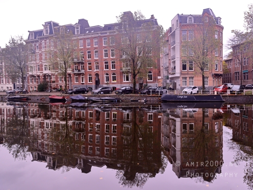 Mauritskade_Foggy_canal_serenity_Amsterdam_fall_Urban_Street_Cityscape_Netherlands_Photography_001_Canon_EOS_R5_Mark_II.JPG
