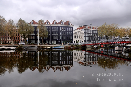 Mauritskade_Rows_of_houseboats_along_canal_Amsterdam_fall_Urban_Street_Cityscape_Netherlands_Photography_001_Canon_EOS_R5_Mark_II.JPG