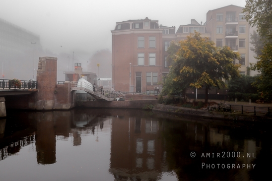 Misty_Foggy_autumn_Spinozastraat_Amsterdam_fall_Urban_Street_Cityscape_Netherlands_Photography_001_Canon_EOS_R5_Mark_II.JPG