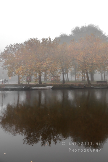 Misty_Mauritskade_and_canal_view_Amsterdam_fall_Urban_Street_Cityscape_Netherlands_Photography_001_Canon_EOS_R5_Mark_II.JPG