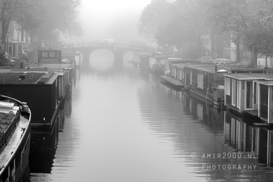 Misty_buildings_autumn_scene_BW_near_canal_Amsterdam_fall_Urban_Street_Cityscape_Netherlands_Photography_001_Canon_EOS_R5_Mark_II.JPG