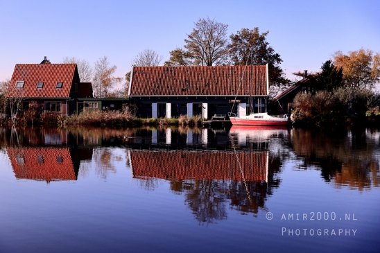 Nauerna_Boats_historic_buildings_Autumn_Scene_Fall_Urban_Street_Cityscape_Photography_001_Canon_EOS_R5_Mark_II.JPG