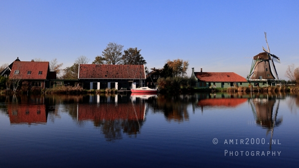Nauerna_Picturesque_Canal_de_Paauw_Windmill_Scene_Fall_Urban_Street_Cityscape_Photography_001_Canon_EOS_R5_Mark_II.JPG