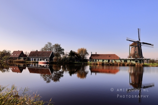 Nauerna_The_Mill_Barn_with_de_Paauw_Windmill_Backdrop_Autumn_Fall_Urban_Street_Cityscape_Photography_001_Canon_EOS_R5_Mark_II.JPG