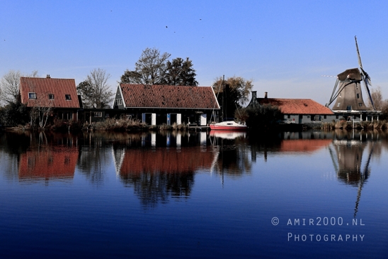 Nauerna_de_Paauw_Windmill_reflection_Fall_Scenery_Urban_Street_Cityscape_Photography_001_Canon_EOS_R5_Mark_II.JPG