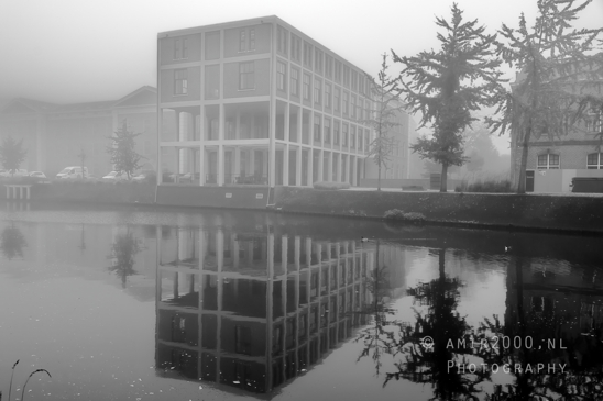 Stadgenoot_Pavilion_in_foggy_scene_Amsterdam_fall_Urban_Street_Cityscape_Netherlands_Photography_001_Canon_EOS_R5_Mark_II.JPG