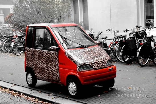 Kanta_Red_Car_Street_Scene_transportation_Photography_Miscellaneous_001_Canon_EOS_R5_Mark_II.JPG