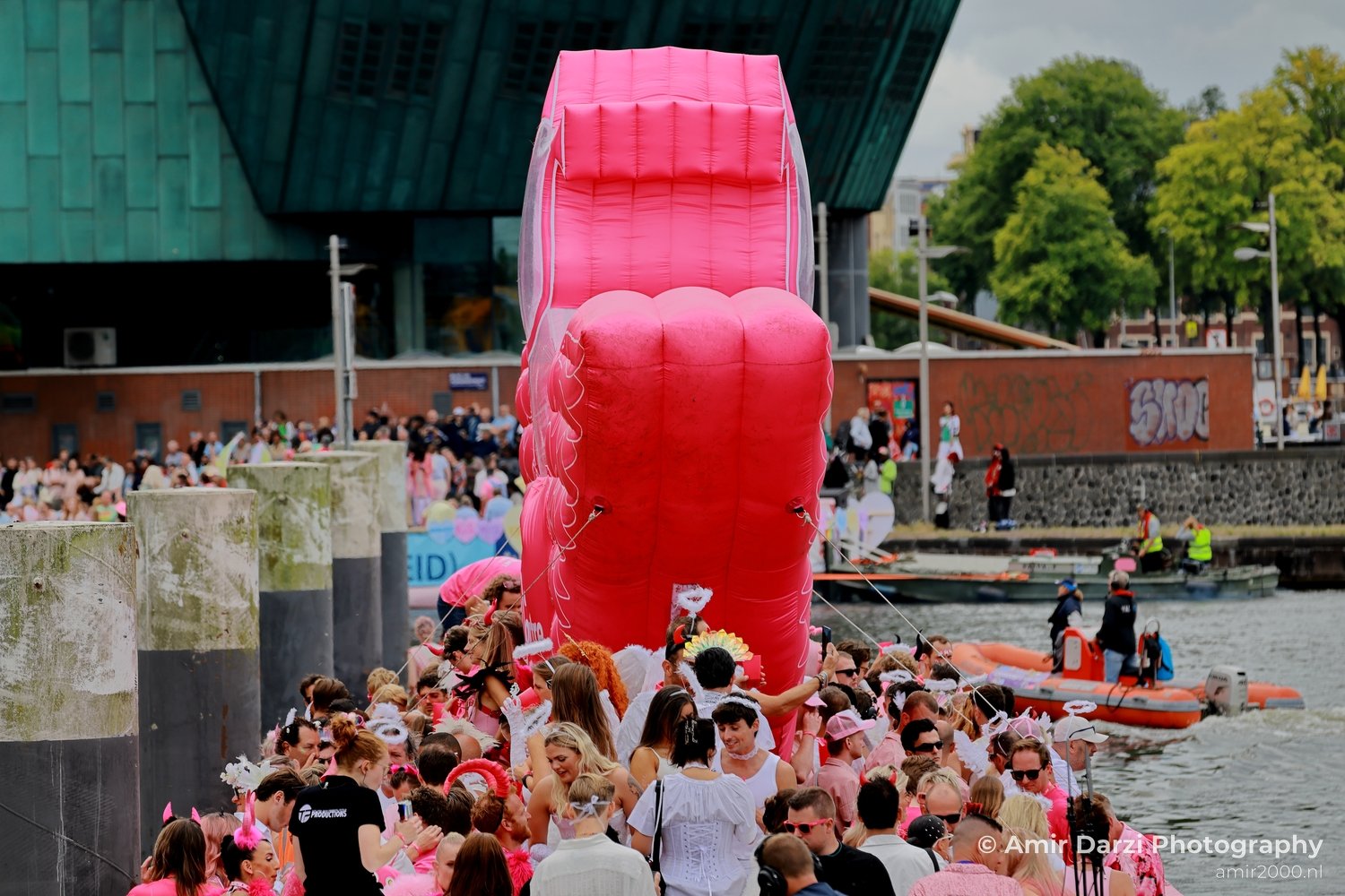 LOVE theme Pride Amsterdam Canal Parade Amsterdam Netherlands People Creative from People Creative Collection series Photo 36