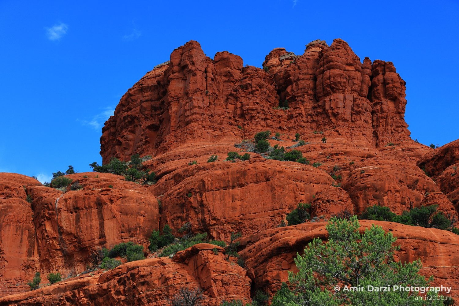 Bell Rock Hike Loop A picturesque view of the Bell Rock Hike Loop in the Western USA