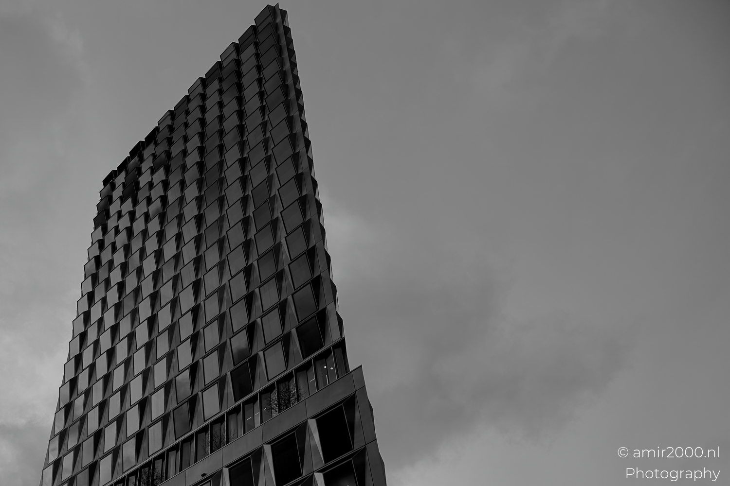 The_Pulse_of_Amsterdam_Zuidas_Black_and_White_Amsterdam_Netherlands_Architecture_Photography_Canon_EOS_R5_Mark_II_2025_001.JPG