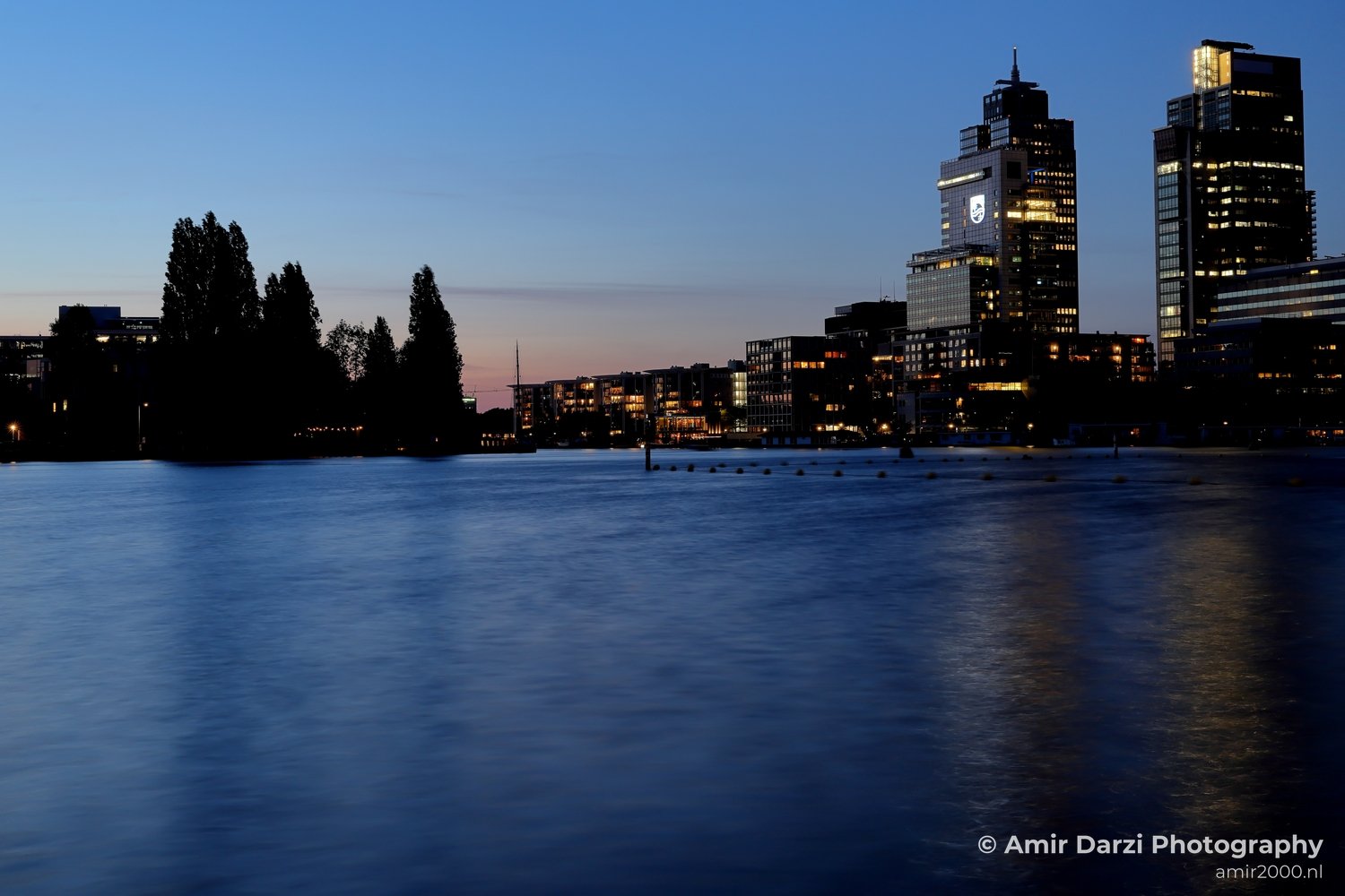 Long exposure Amsteldijk De Pijp en Rivierenbuurt Night Amstel scenery Amsterdam Netherlands Night Photo 2