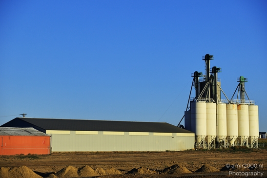Large_Industrial_Grain_Silos_Denver_Colorado_USA_American_cities_Towns_Photography_Canon_EOS_R5_Mark_II_2025_002.JPG