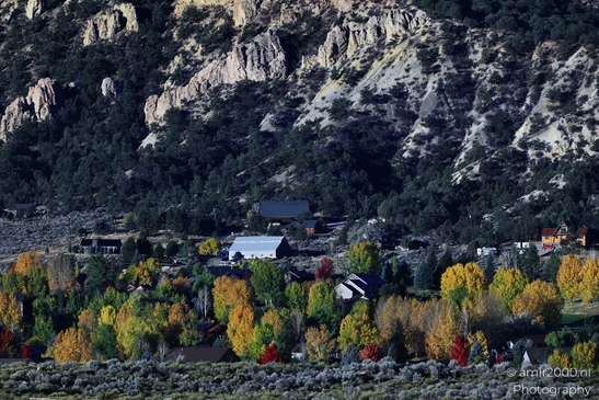 Mountain_Residential_Scenery_In_Autumn_Colorado_USA_American_cities_Towns_Photography_Canon_EOS_R5_Mark_II_2025_002.JPG