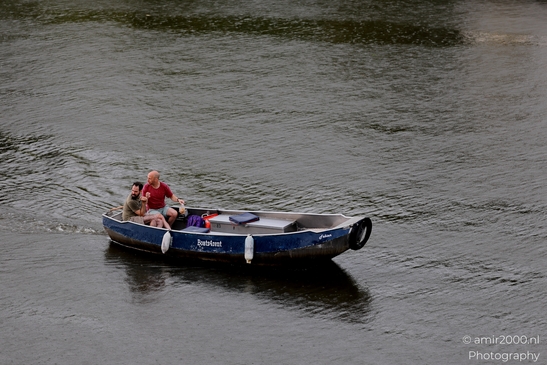 Boating_On_Canal_Amsterdam_Netherlands_People_Creative_Collection_Photography_Canon_EOS_R5_Mark_II_2025_001.JPG