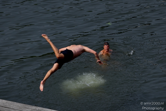 Jumping_to_the_canal_series_Amsterdam_Netherlands_People_Creative_Collection_Photography_Canon_EOS_R5_Mark_II_2025_001.JPG