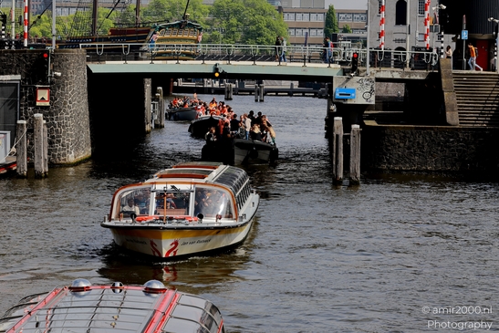 Koningsdag_King_Day_national_holiday_in_the_Kingdom_of_the_Netherlands_Amsterdam_Netherlands_People_Creative_Collection_Photography_Canon_EOS_R5_Mark_II_2025_003.JPG
