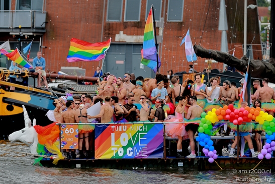 LOVE_theme_Pride_Amsterdam_Canal_Parade_Amsterdam_Netherlands_People_Creative_Collection_Photography_Canon_EOS_R5_Mark_II_2025_015.JPG