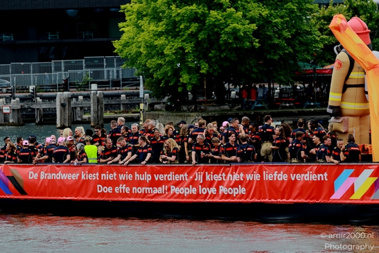 LOVE_theme_Pride_Amsterdam_Canal_Parade_Amsterdam_Netherlands_People_Creative_Collection_Photography_Canon_EOS_R5_Mark_II_2025_035.JPG