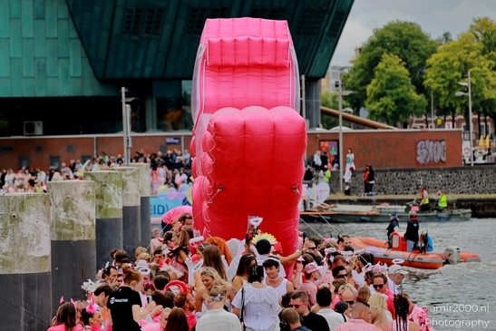 LOVE_theme_Pride_Amsterdam_Canal_Parade_Amsterdam_Netherlands_People_Creative_Collection_Photography_Canon_EOS_R5_Mark_II_2025_036.JPG