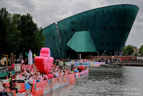 LOVE_theme_Pride_Amsterdam_Canal_Parade_Amsterdam_Netherlands_People_Creative_Collection_Photography_Canon_EOS_R5_Mark_II_2025_037.JPG
