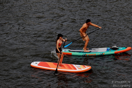 Man_Paddleboarding_In_Canal_Amsterdam_Netherlands_People_Creative_Collection_Photography_Canon_EOS_R5_Mark_II_2025_002.JPG