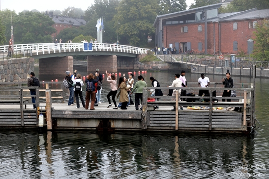 People_On_Pier_Dancing_and_Singing_on_Suomenlinna_Island_Helsinki_Finland_People_Creative_Collection_Photography_Canon_EOS_R5_Mark_II_2025_001.JPG
