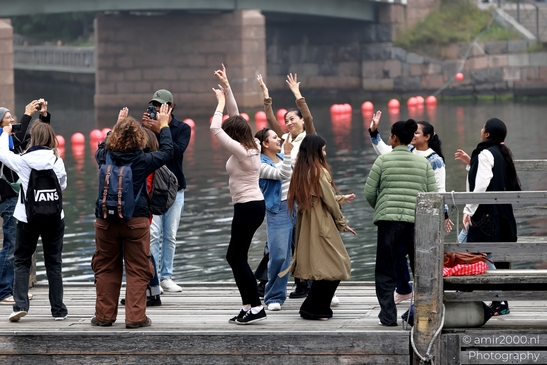 People_On_Pier_Dancing_and_Singing_on_Suomenlinna_Island_Helsinki_Finland_People_Creative_Collection_Photography_Canon_EOS_R5_Mark_II_2025_002.JPG
