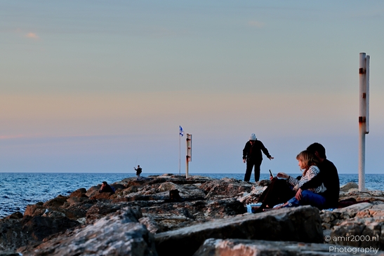 People_at_the_beach_on_the_shore_of_Mediterranean_Sea_Tel_Aviv_jaffa_Israel_People_Creative_Collection_Photography_Canon_EOS_R5_Mark_II_2025_001.JPG